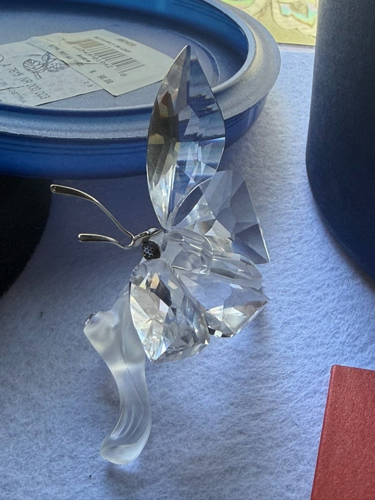 VTG Swarovski Crystal BUTTERFLY ON LEAF Figurine 182920, Made In Austria. IN BOX