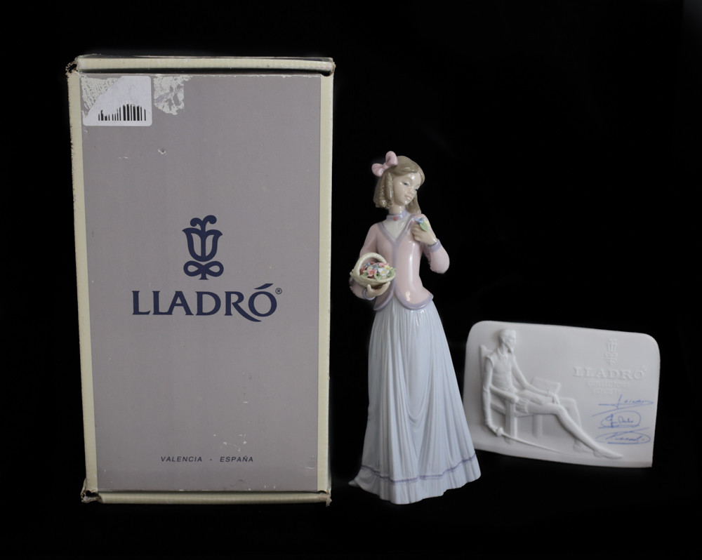 Lladro ‘ Innocence in Bloom’ #7644, In box, with 1985 Collector Plaque.