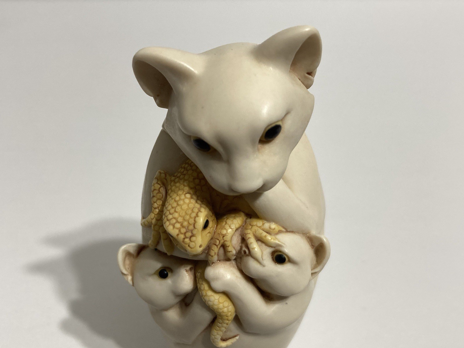 Harmony Kingdom Kiss N Cuddle Cat Lizard Trinket Box Figurine