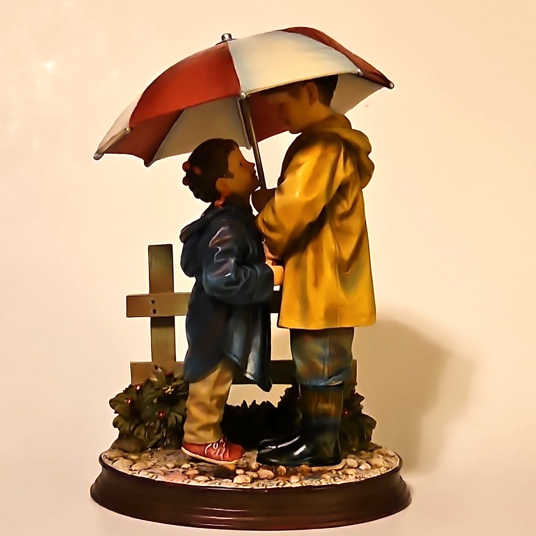 DEMDACO “Mama Says Share” Figurine Kathy Andrews Fincher 2003 Boy Girl Umbrella