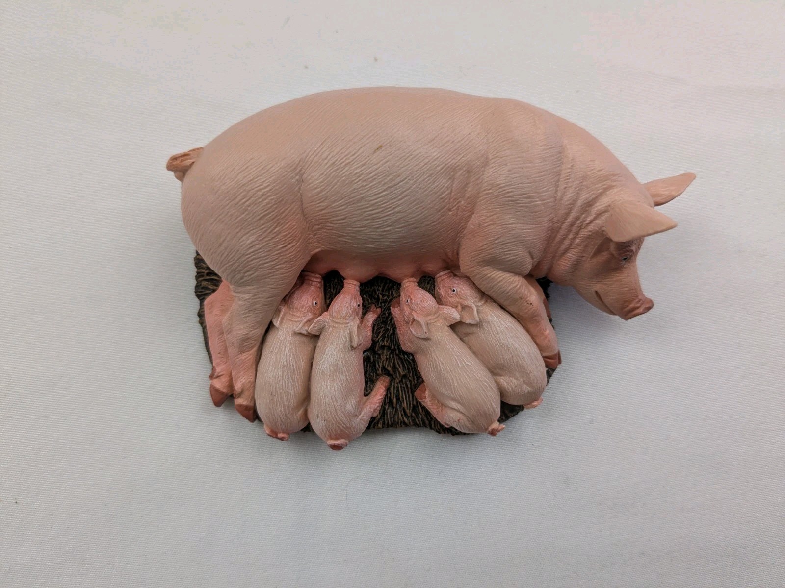 Sow With Piglets 2007 Safari Ltd. Toy Model Figurine Farm Animals
