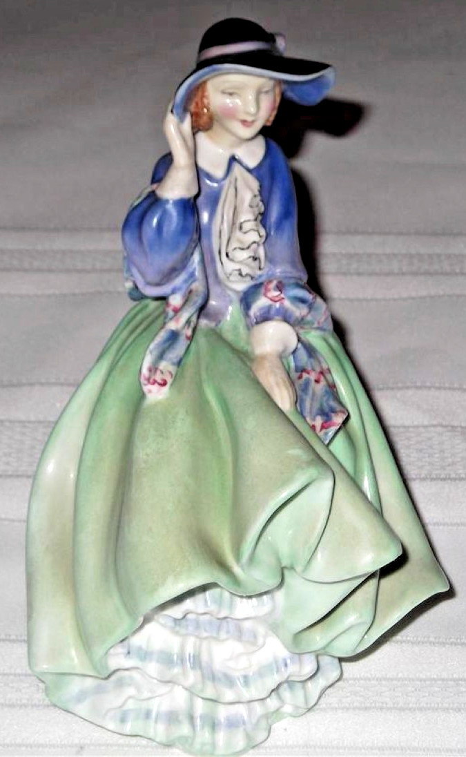 Royal Doulton Bone China Figurine Top of the hill multicolor Made England NH1833