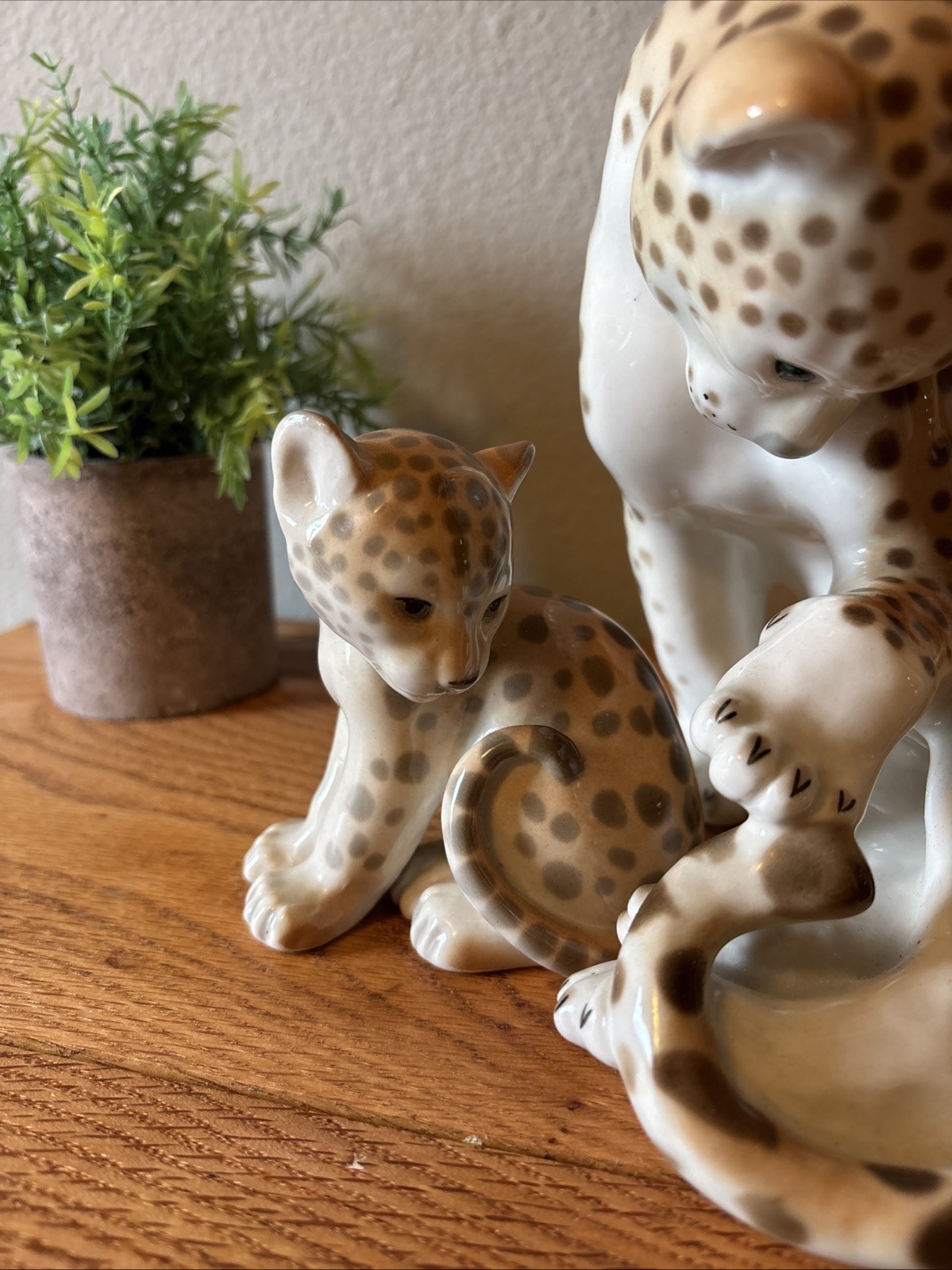 Lomonosov Porcelain Figurine USSR ERA (RARE) Large Cheetah and Cub Set – Vintage