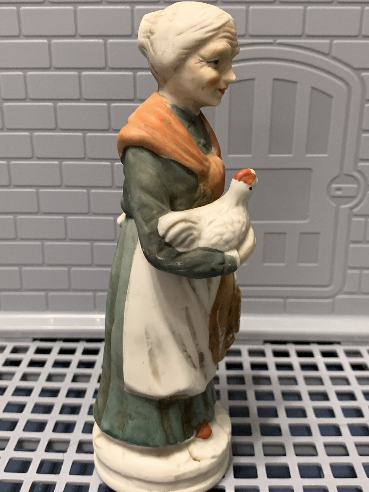Home Interior Decorative Old Woman With Chicken Ceramic