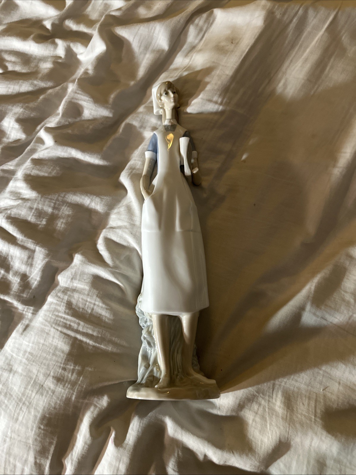 Lladro Retired Nurse Porcelain Figurine High Gloss 14″ Tall 4603
