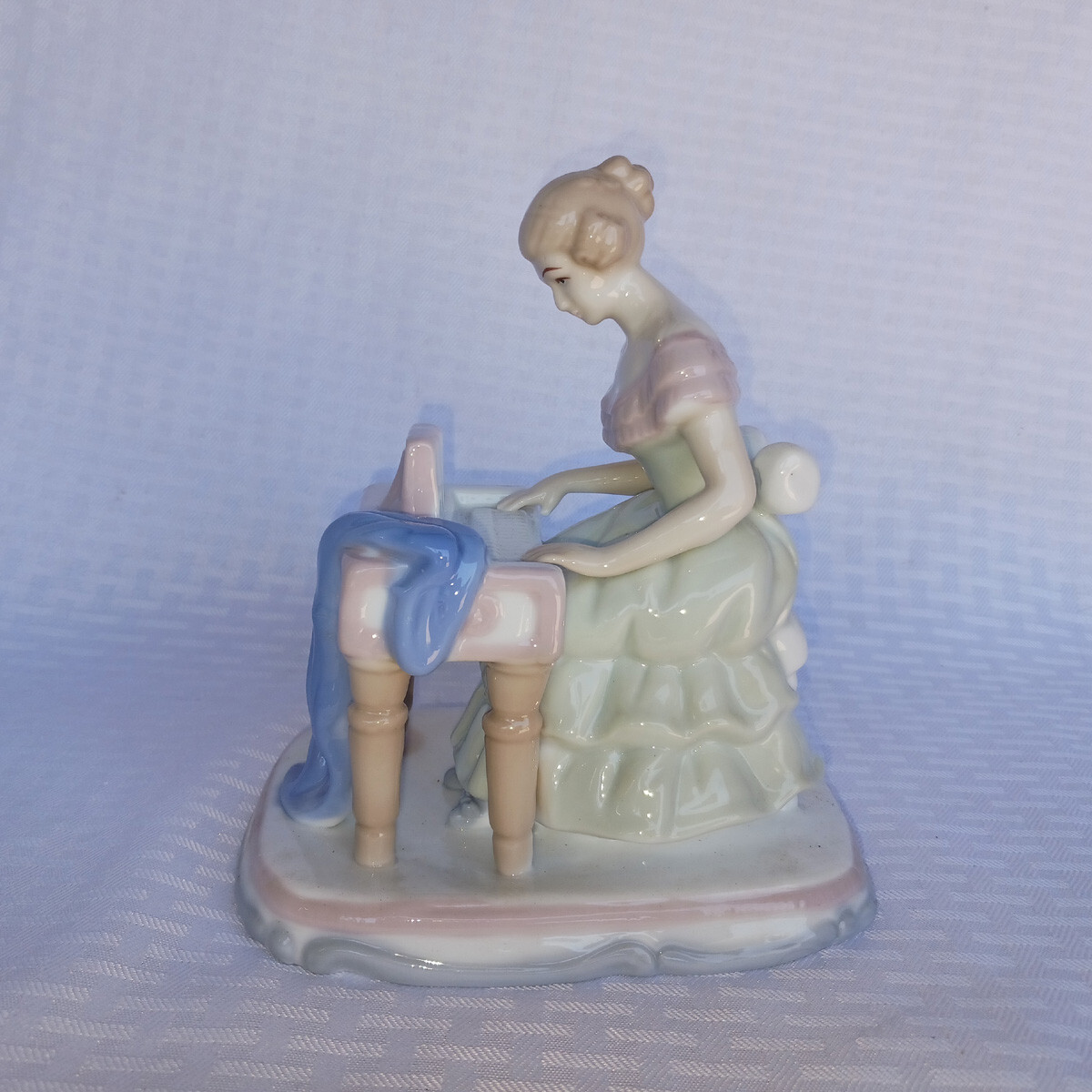 Baroque – Rococo – Lladro Style Young Lady at Piano 7″ Tall