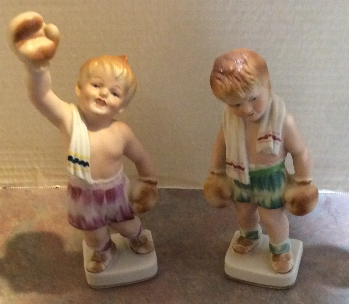 2 Vintage 1950’s UCAGCO Hand Painted BOXER BOY Boxing Sport Figurines
