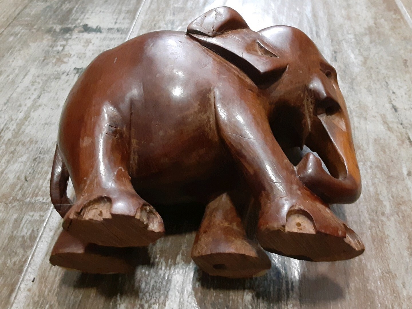 VTG Hand Carved Solid Wood Two Color Tone Wood ELEPHANT Figure Statue 5″ Long