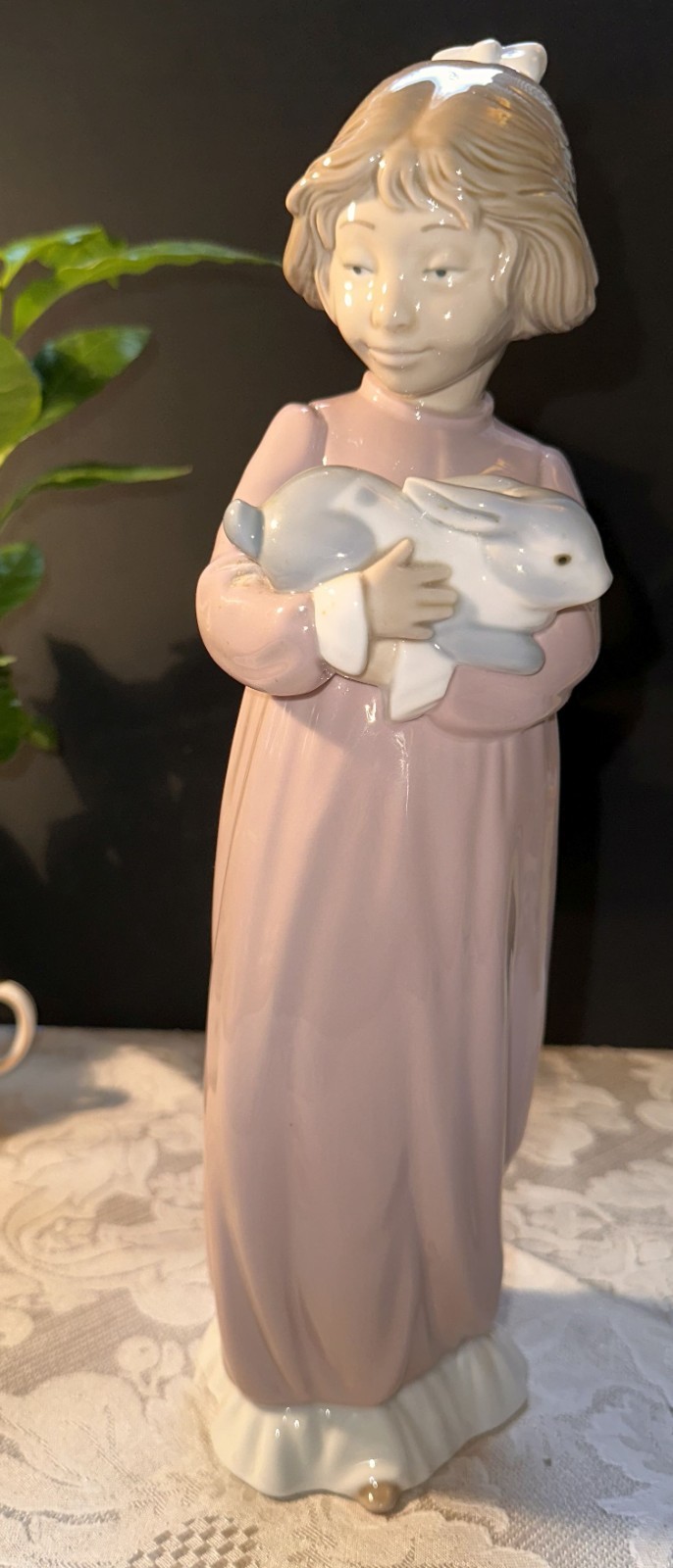 LLADRO NAO 12.5″ Rosita and Her Rabbit Vintage Made in Spain