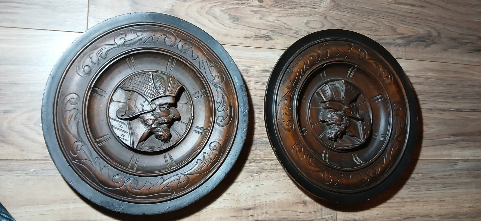 Vintage Carved Wood Soldier Wall Plaques Renaissance Knight Pair HDX16/20