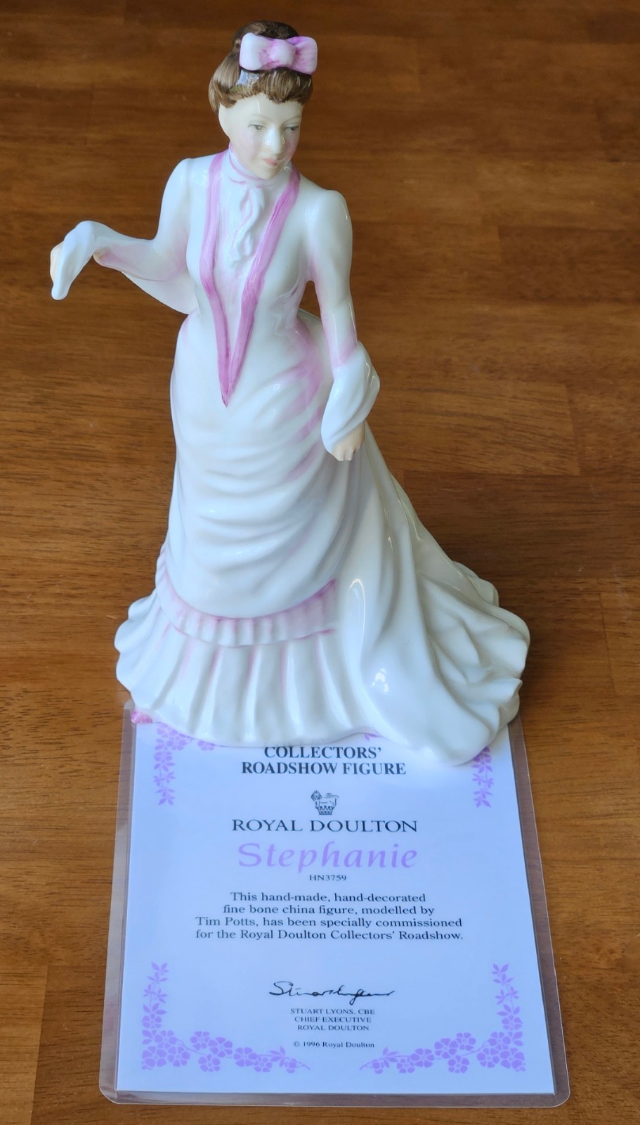 VINTAGE 1996 Royal Doulton Stephanie HN3759 Collectors Roadshow Tim Potts Figure