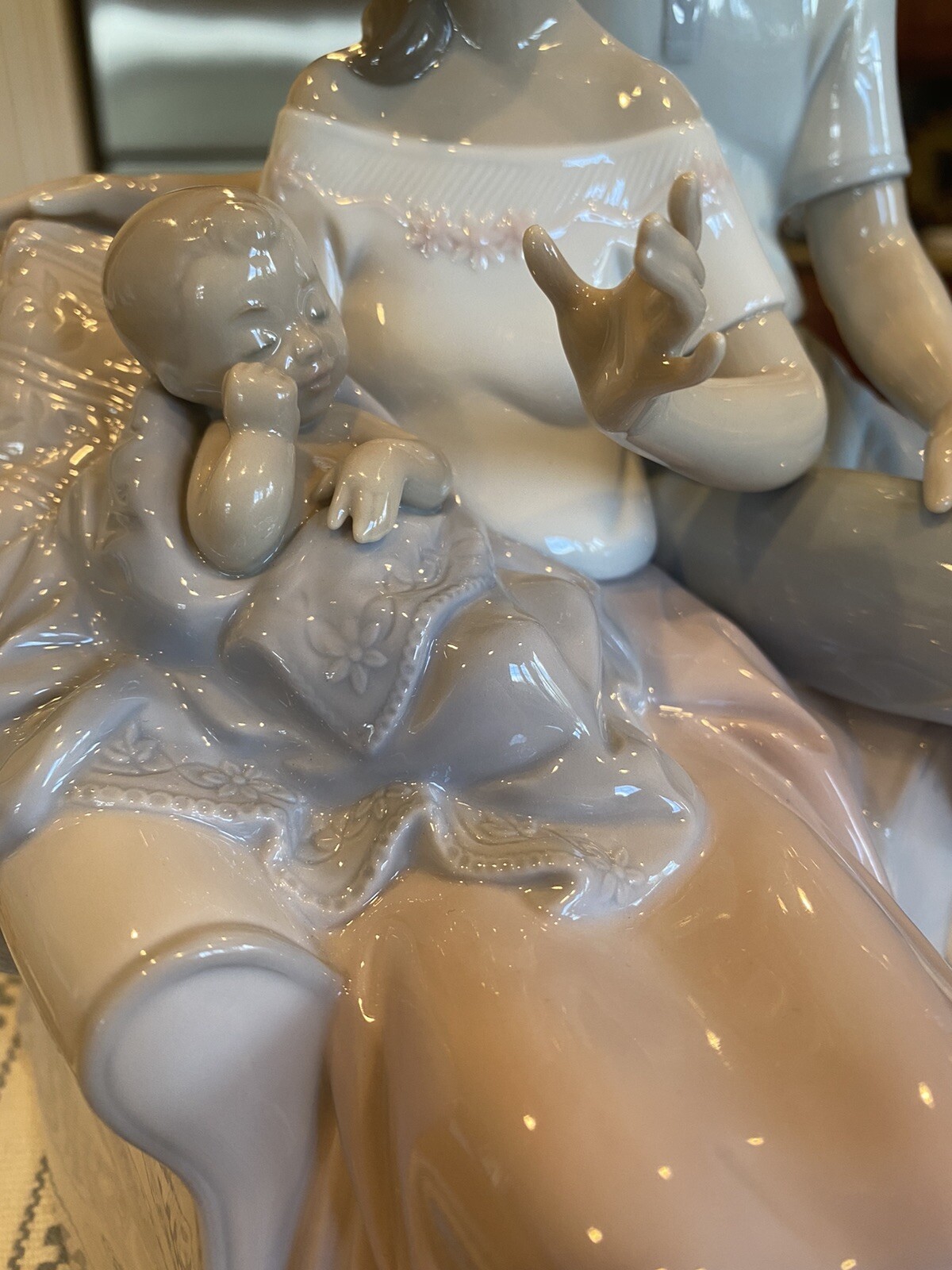 Lladro 6986 A Circle Of Love – Mint Condition