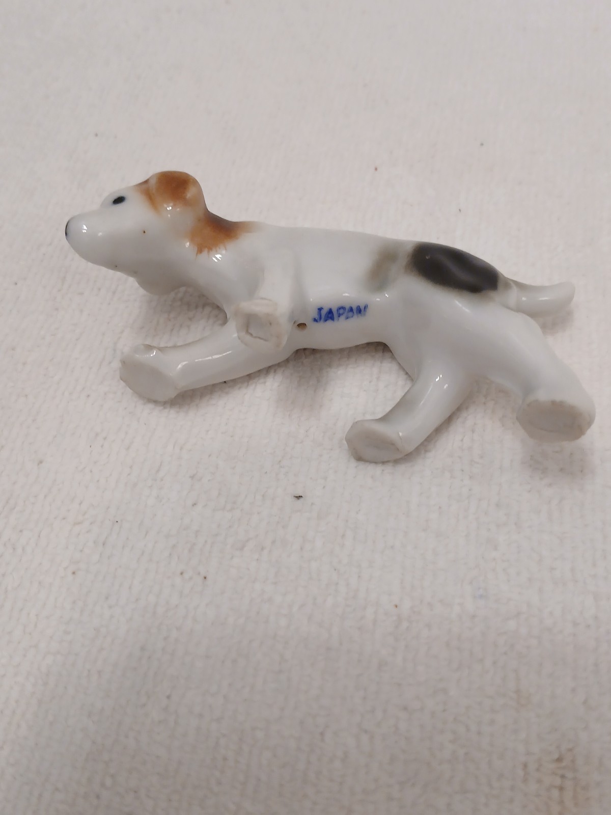 Vntg Beagle Hunting Hound Dog 3″ Ceramic Figure Brown White Spots Japan Collect