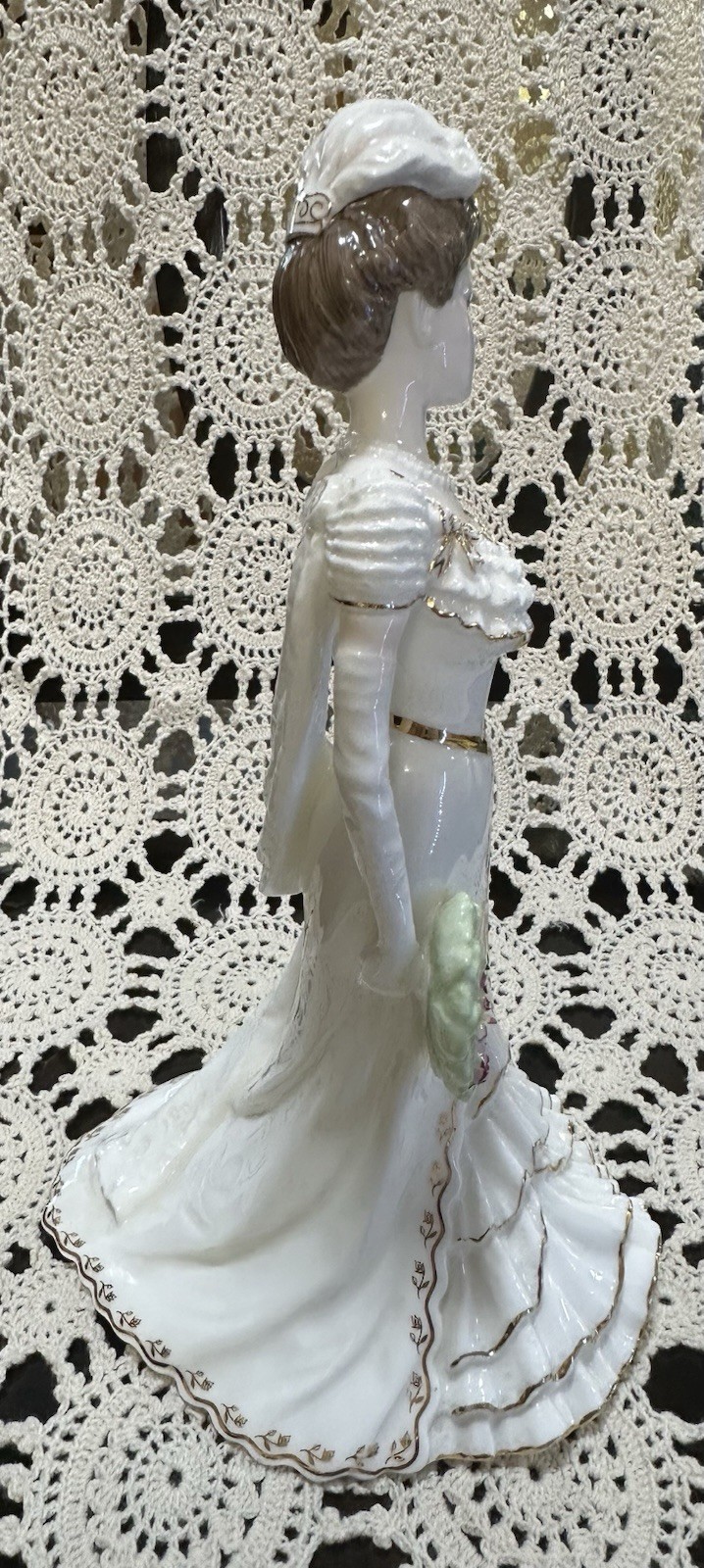 COALPORT BONE CHINA LADY FIGURINE CHARLOTTE A ROYAL DEBUT LTD ED PERFECT