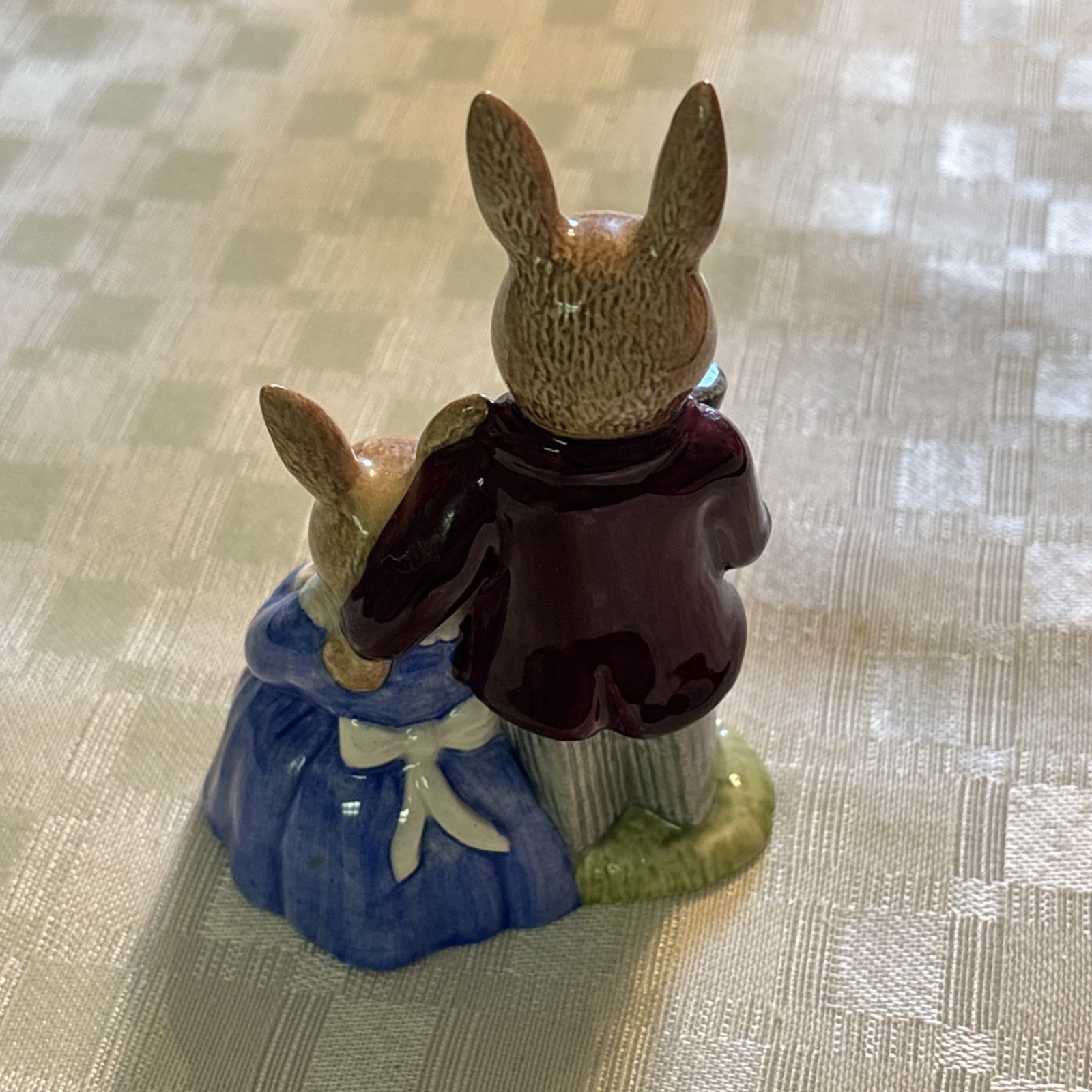 Vintage Royal Doulton Bunnykins Family Photograph Figurine DB1 Ships Free!