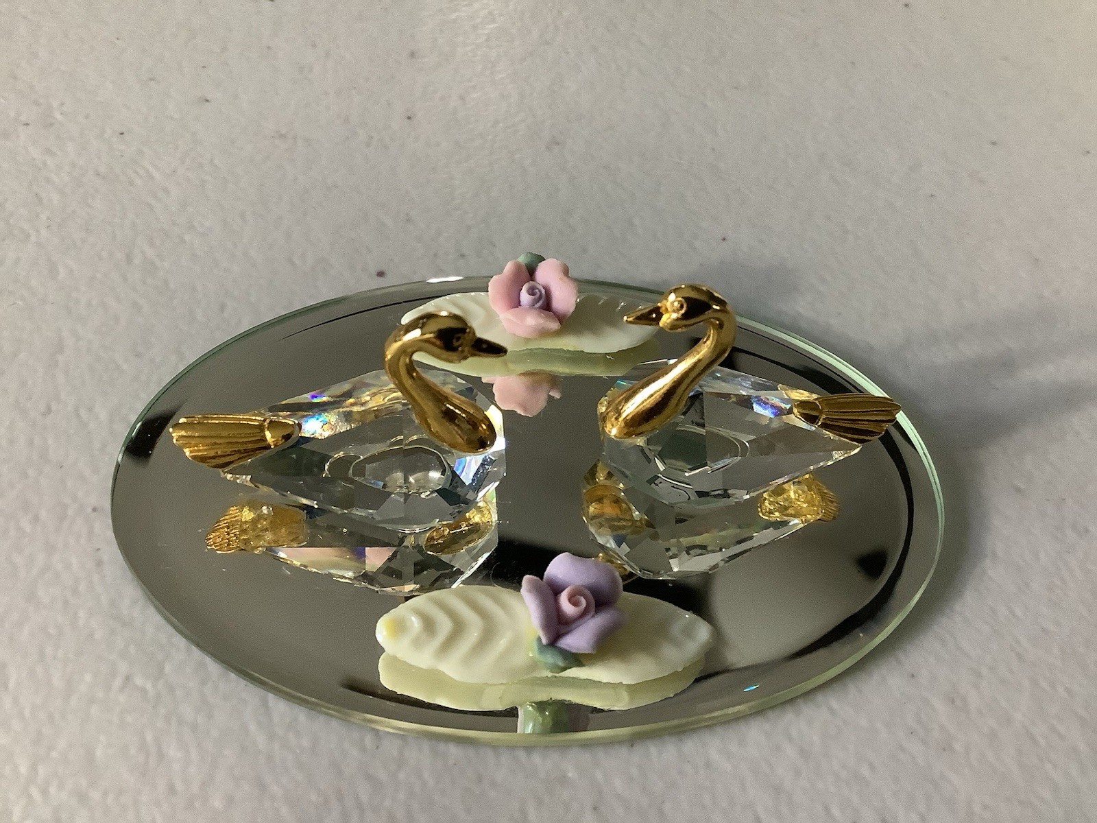 VTG Two Crystal Swans W Porcelain Roses Accents 3×2” 3/4” Tall