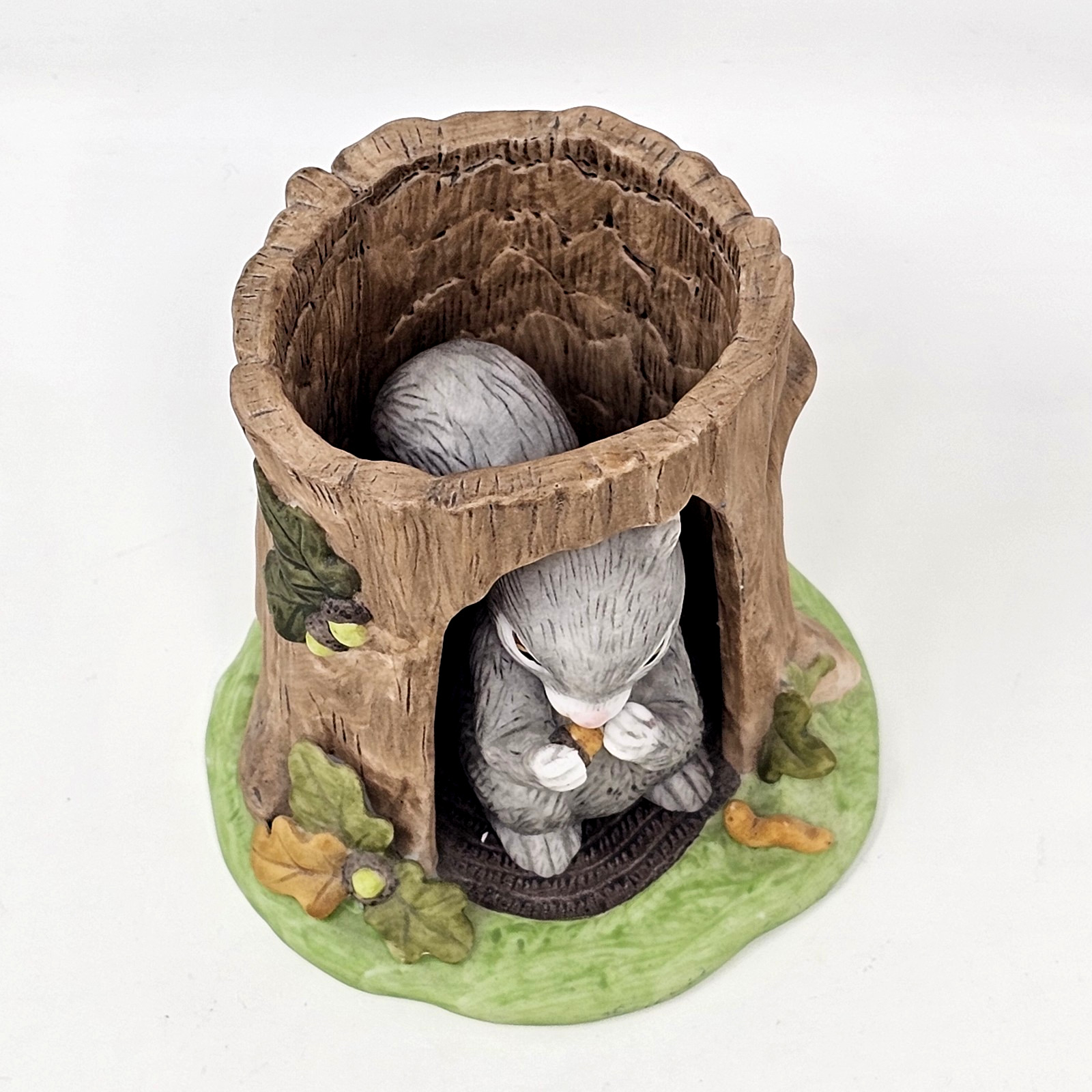 Vtg. 1984 Franklin Mint Woodland Surprises Squirrel in Log Porcelain Figurine