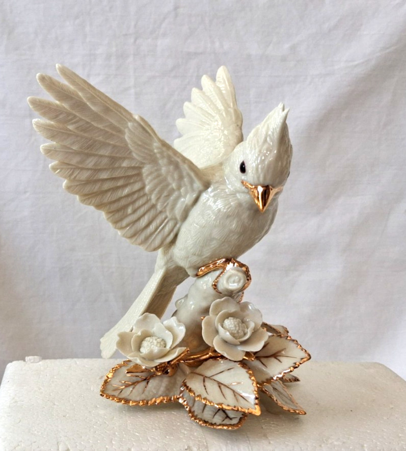 Lenox Ivory Garden Birds Classic Cardinal Figurine Gold Trim