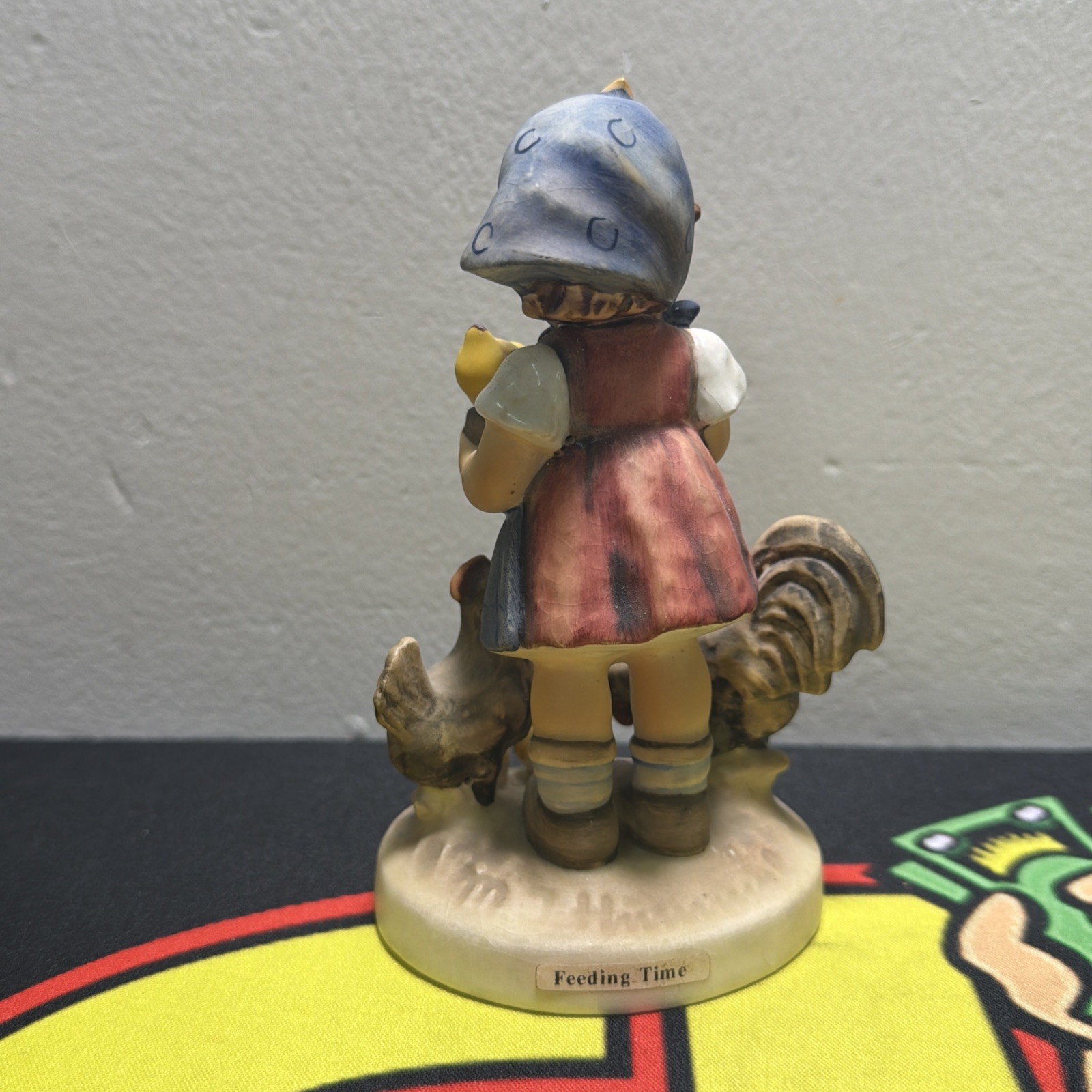 Goebel Hummel #199 “FEEDING TIME” Figurine TMK4 Girl w/ Hens 5.5″ Tall