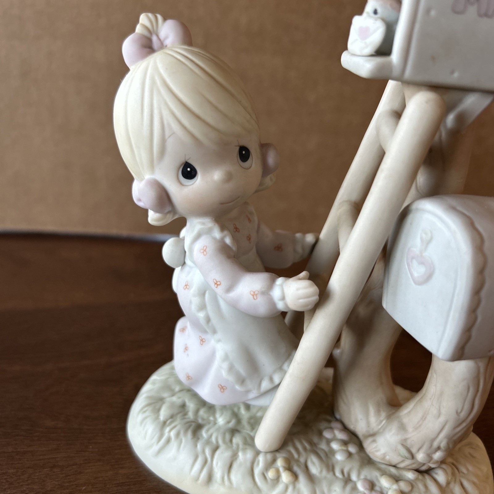 🚨 Precious MomentsGood News Is So Uplifting & Sharing Good News Figurines