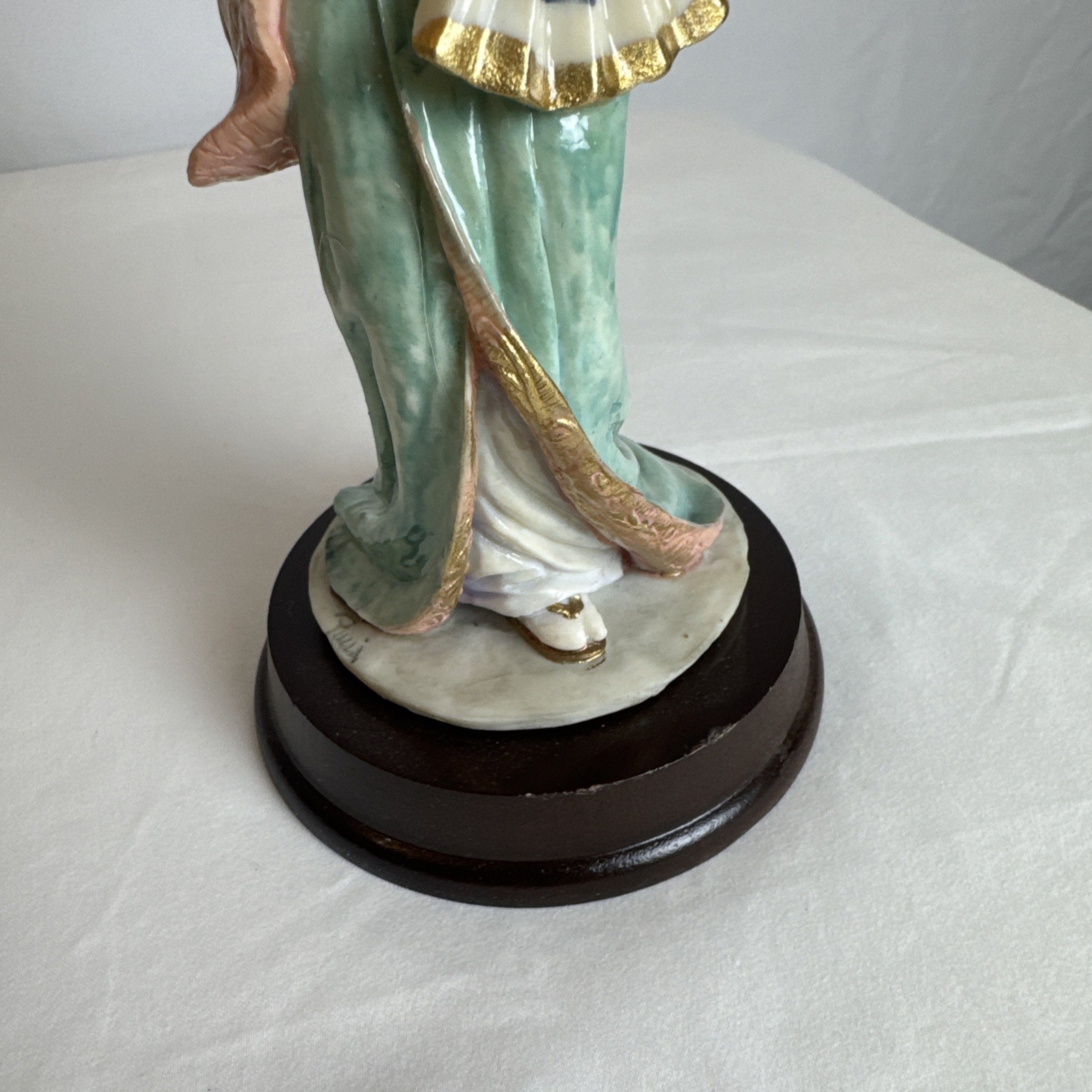 VTG Arnart Pucci Signed Porcelain Geisha Figurine Japanese Lady Fan Wood Base