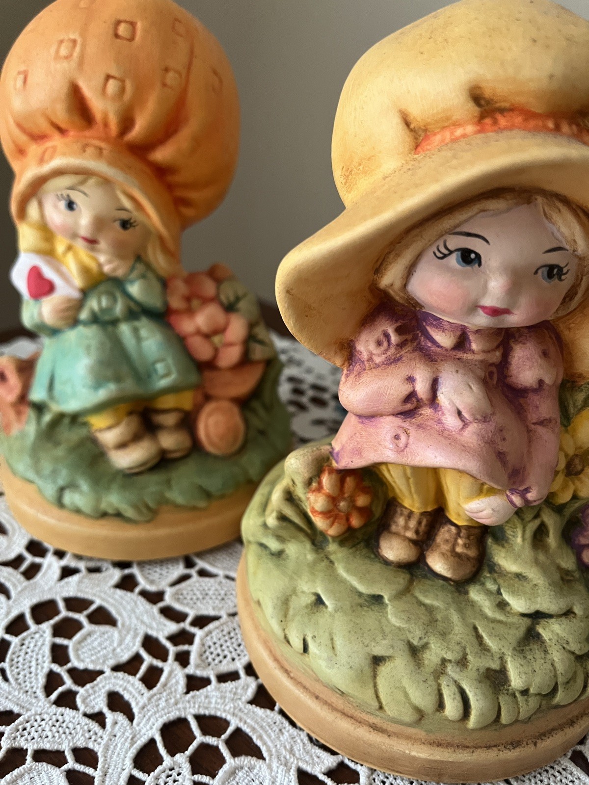 2Vtg Ceramic Handpainted Big Bonnet Girls 10 in EUC Holly Hobby-Inspired Rare