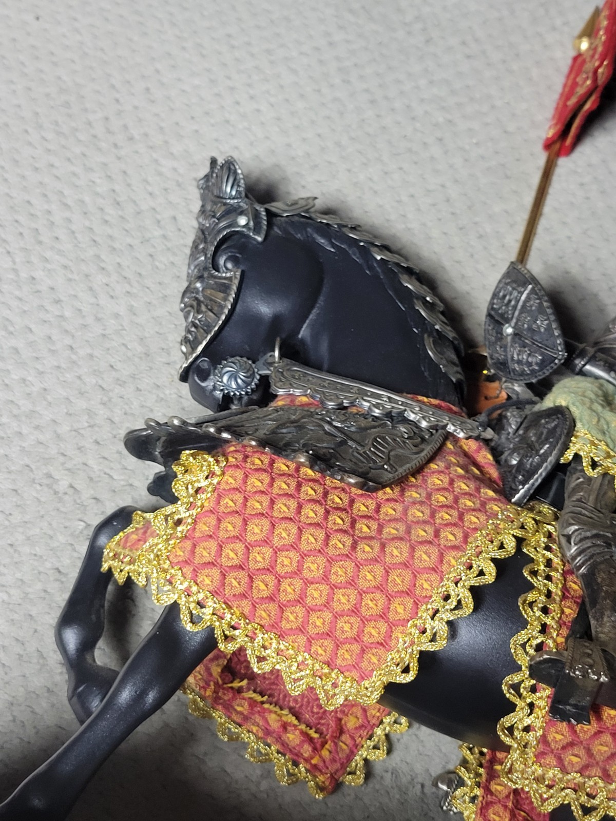 Armored Medieval Germanic Knight On Horse Lance Armadura Siglo XVI 13.5″ x 13.5″