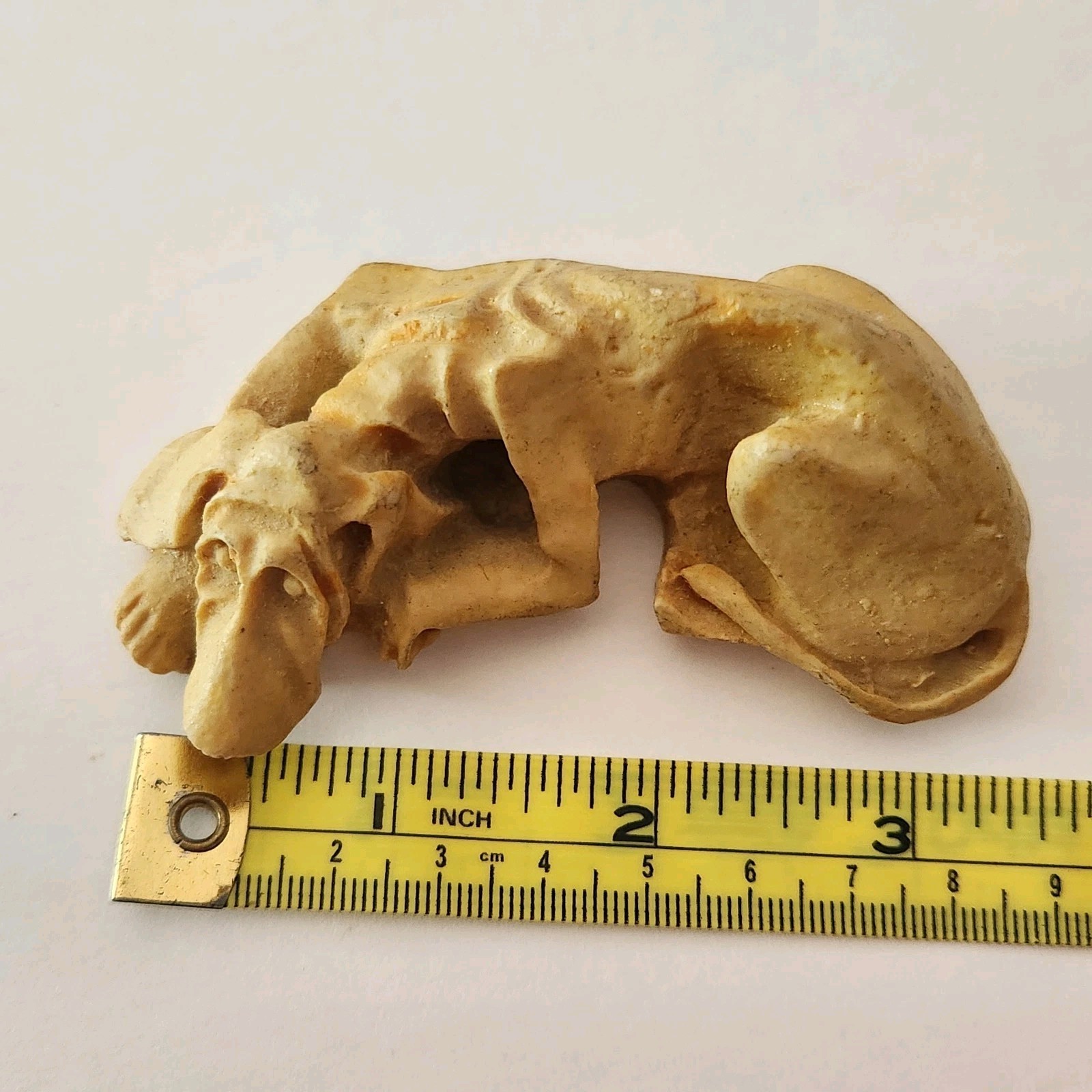VTG Skinny Bloodhound Dog Hand Carved Resin Figurine 3” – Mexico