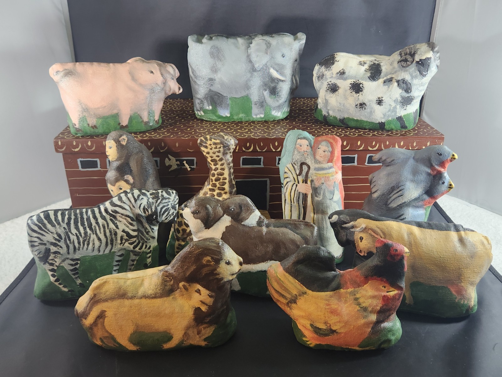Folk Art Noah’ Ark Handmade Oil Cloth Animals w/ Painted ‘Ark’ Storage Box DS29