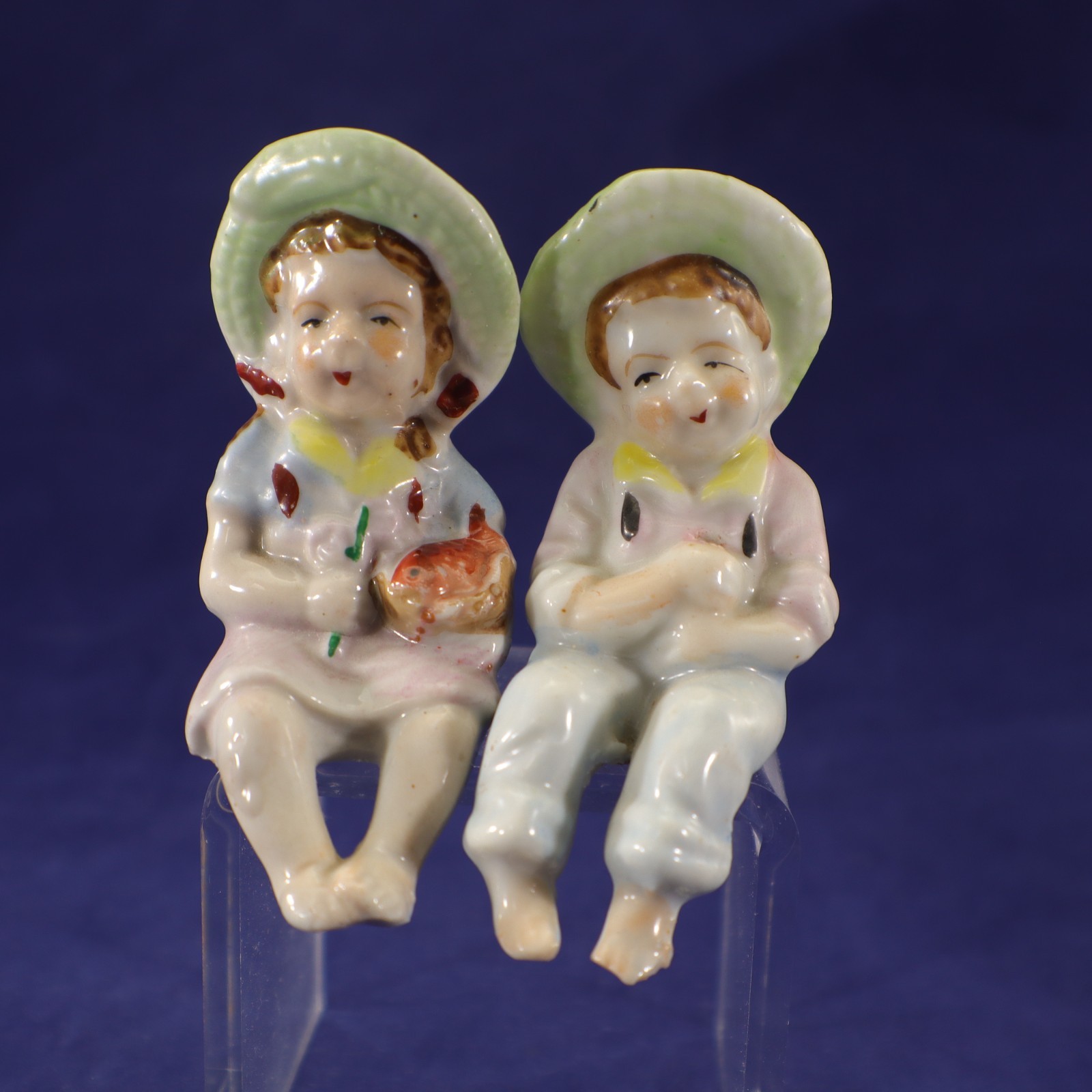 Boy & Girl Shelf Sitter set of 2 Figurines Porcelain Vintage Japan