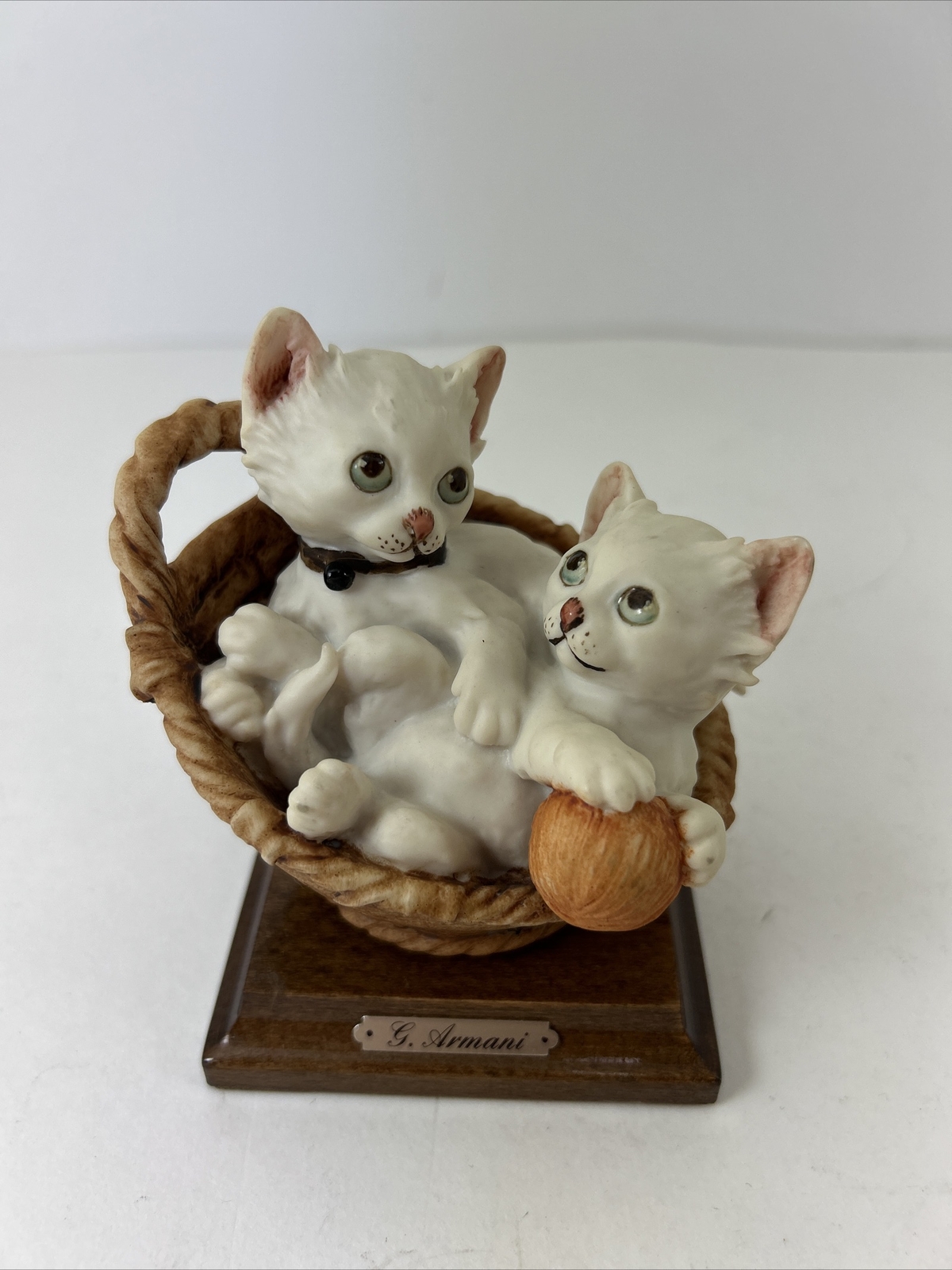 Giuseppe Armani Porcelain White Kittens Sculptures Florence Figurine Italy 1984