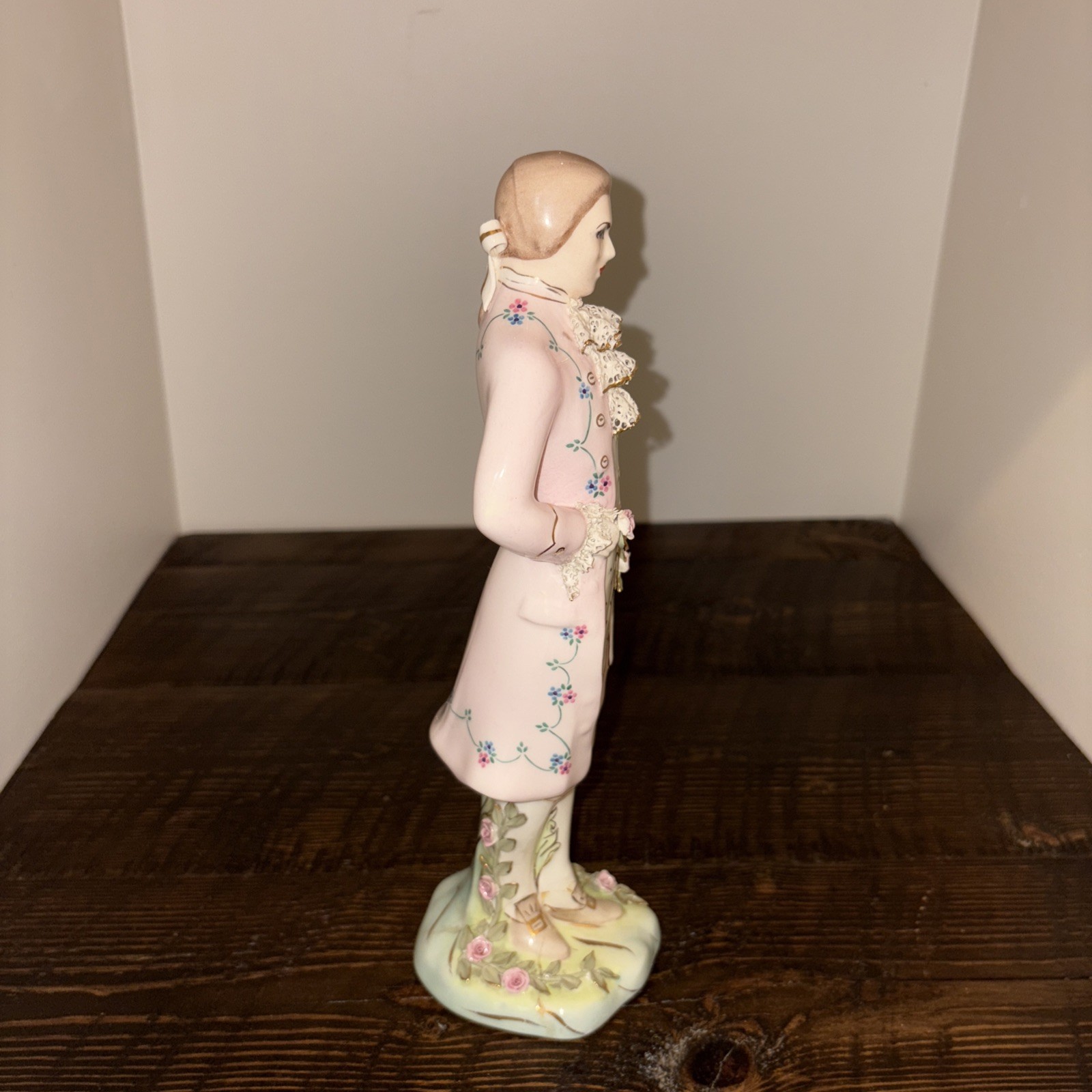 Vintage Lee Wollard China Porcelain Gentleman’s Lace Figurine Lynn Signed