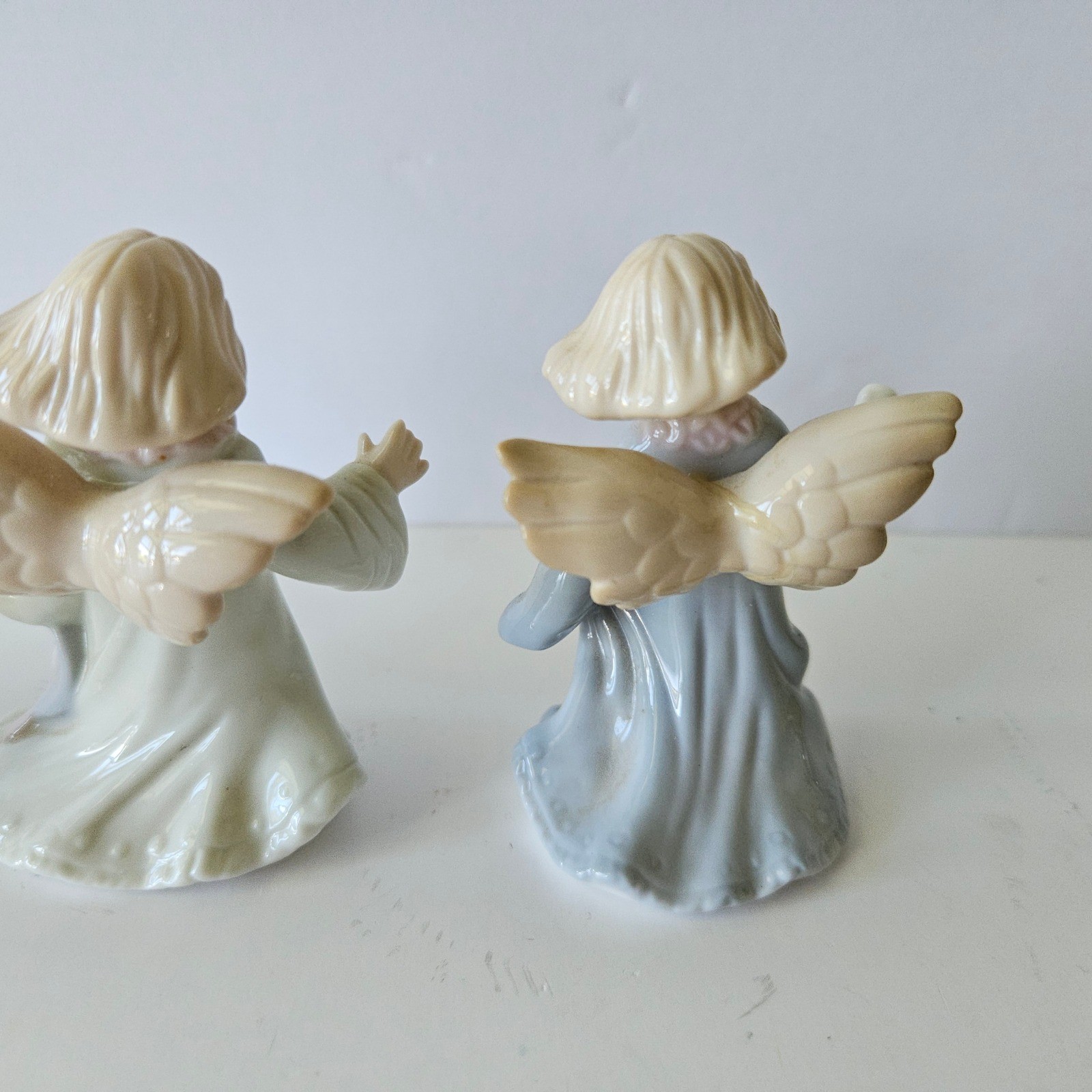 Vtg Russ Berrie Mini Porcelain Angel Trio – 2.5in Tall