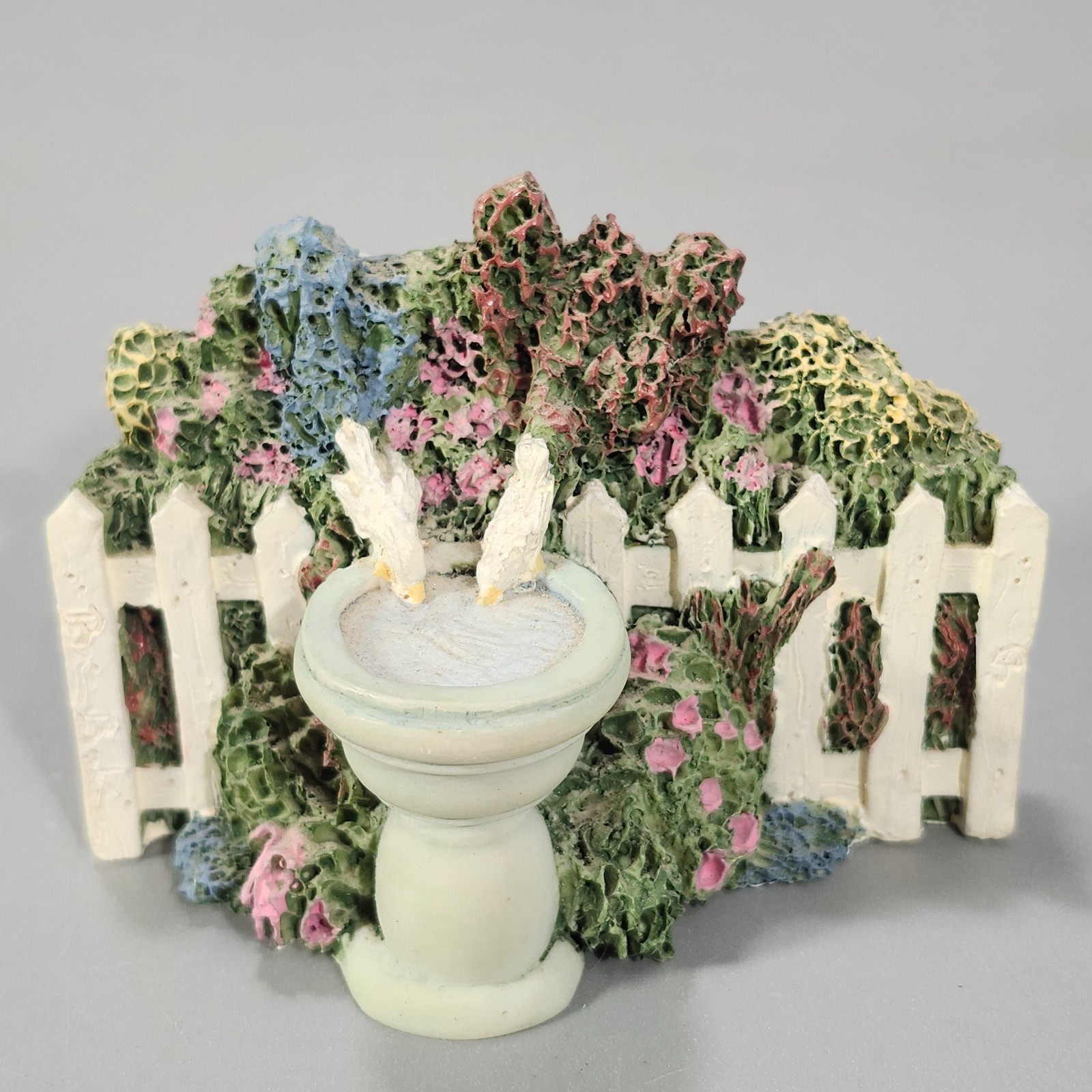 Brian Baker Deja Vu Collection Bird Bath Garden Miniature Gift Star Exclusive