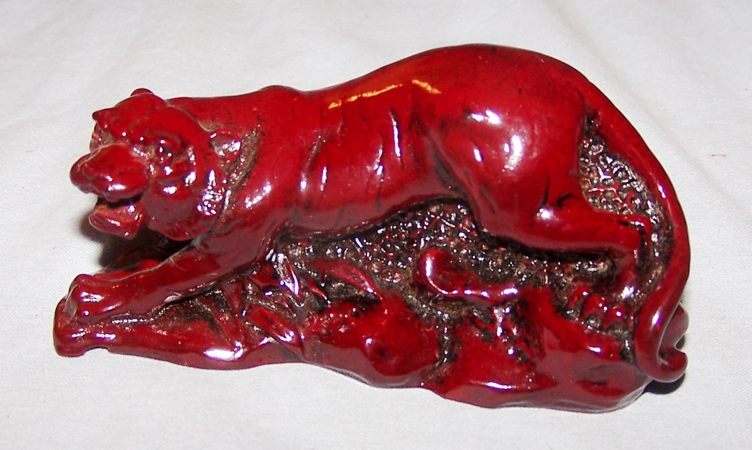 Red Resin Chinese Zodiac Statue-Oriental Tiger Figurine-2 inches tall