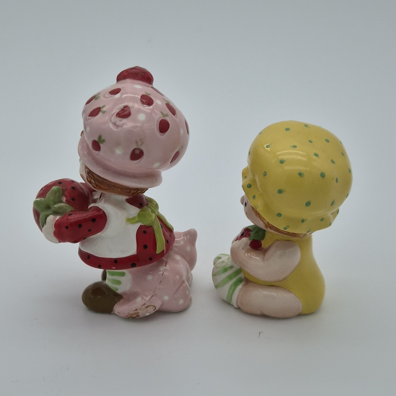 2 Vintage 1981 STRAWBERRY SHORTCAKE Ceramic Figurine CUSTARD WWA Inc 1980s Korea