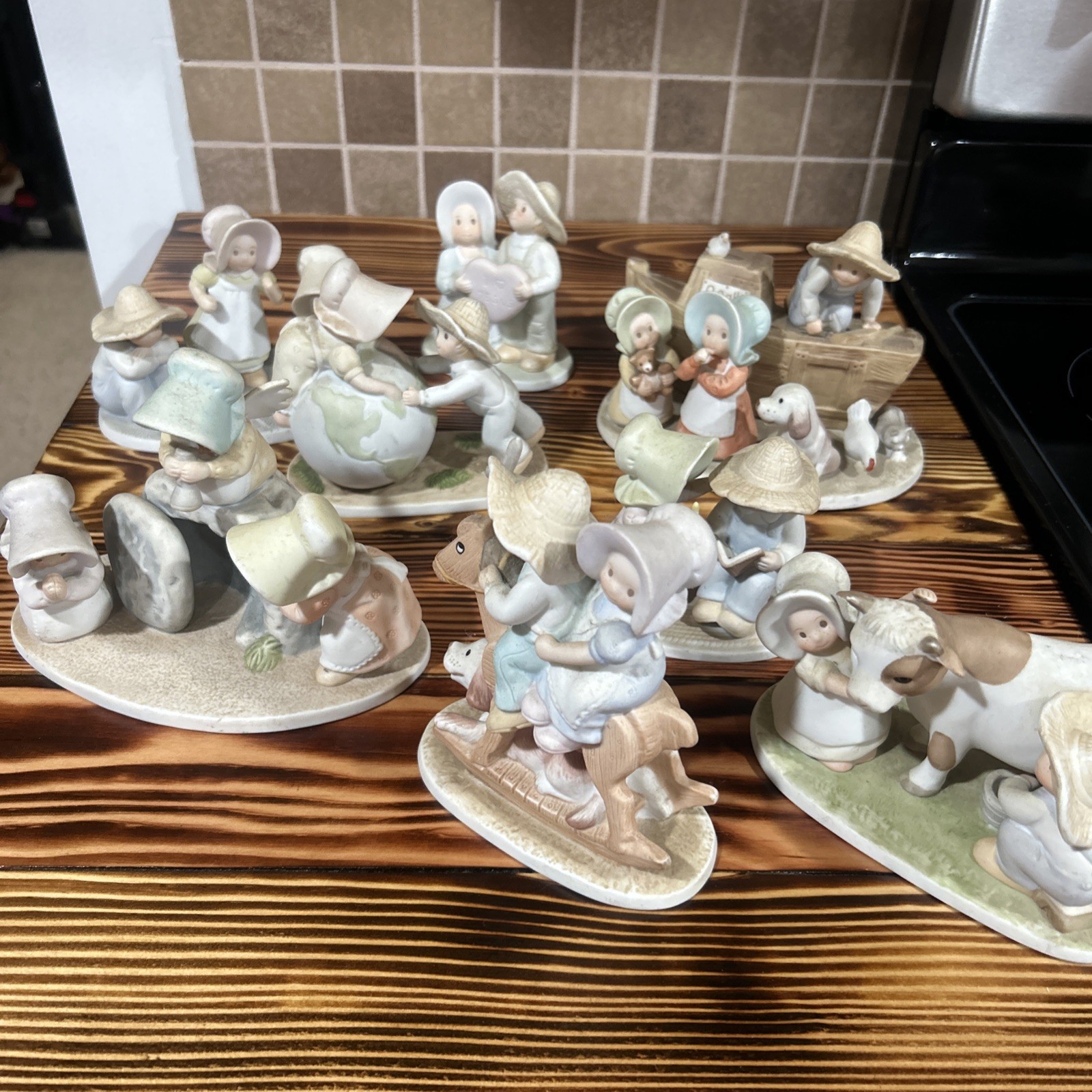 Lot Of 7 Vintage HOMCO, by Masterpiece Circle of Friends
