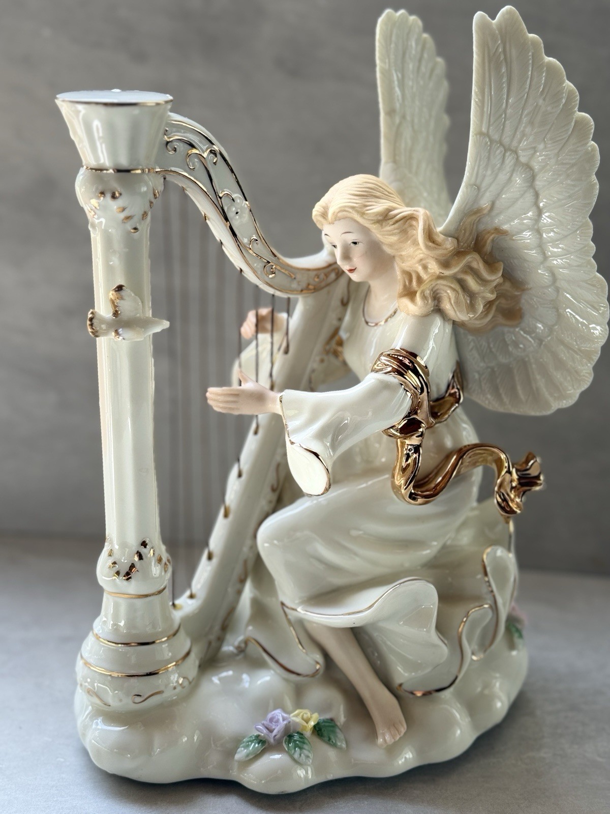 Beautiful Angel with Harp O Come All Ye Faithful mechanical Music Box