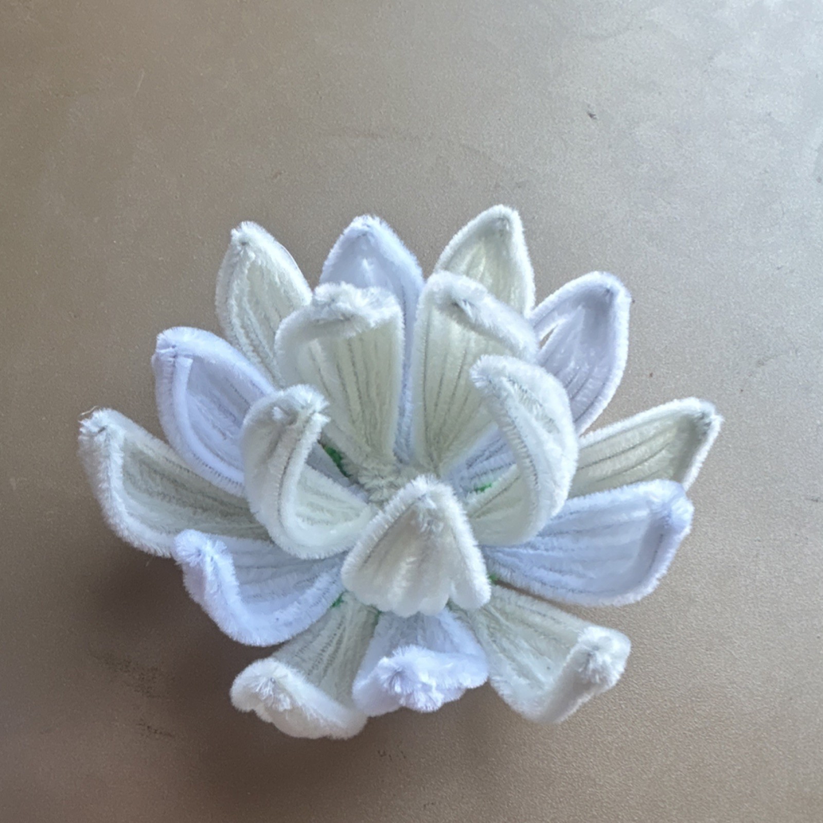 Handmade White Green Pipe Cleaner Flower Figurine Sculpture Unisex Decor