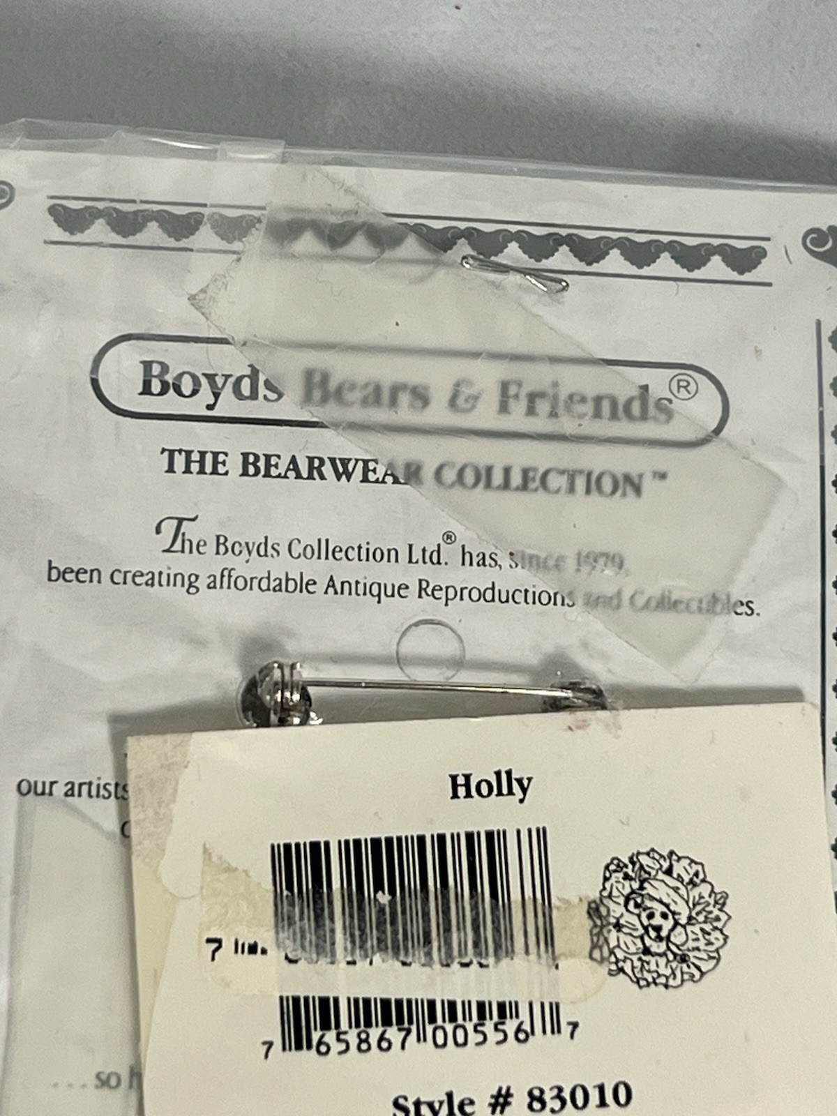 Vintage Boyd’s Bears Bearware Collection Holly Bear Christmas Lapel Pin (D)