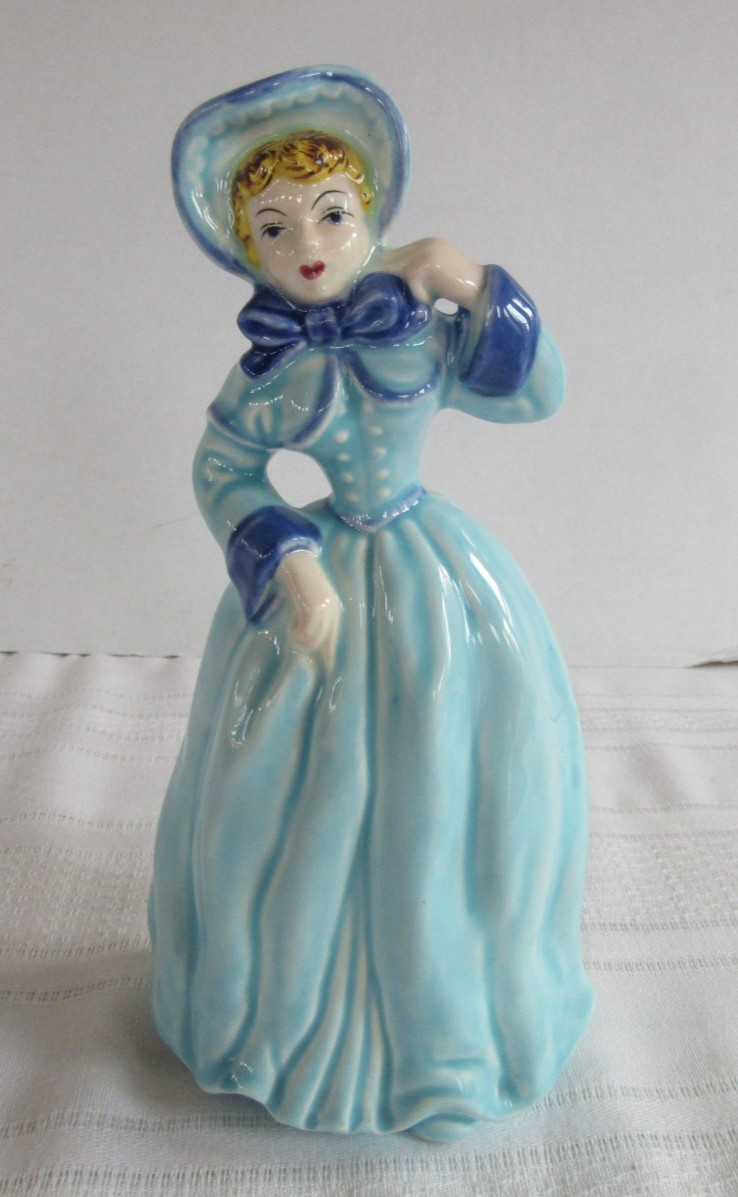 Vintage Arnart Creations 8 3/4 Inch Porcelain Lady #7808 with Original Sticker