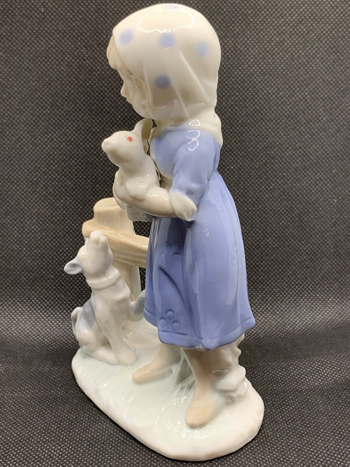 Vintage LeGo Girl with Rabbit and Dog Fine Quality Porcelain Figurine Japan #565
