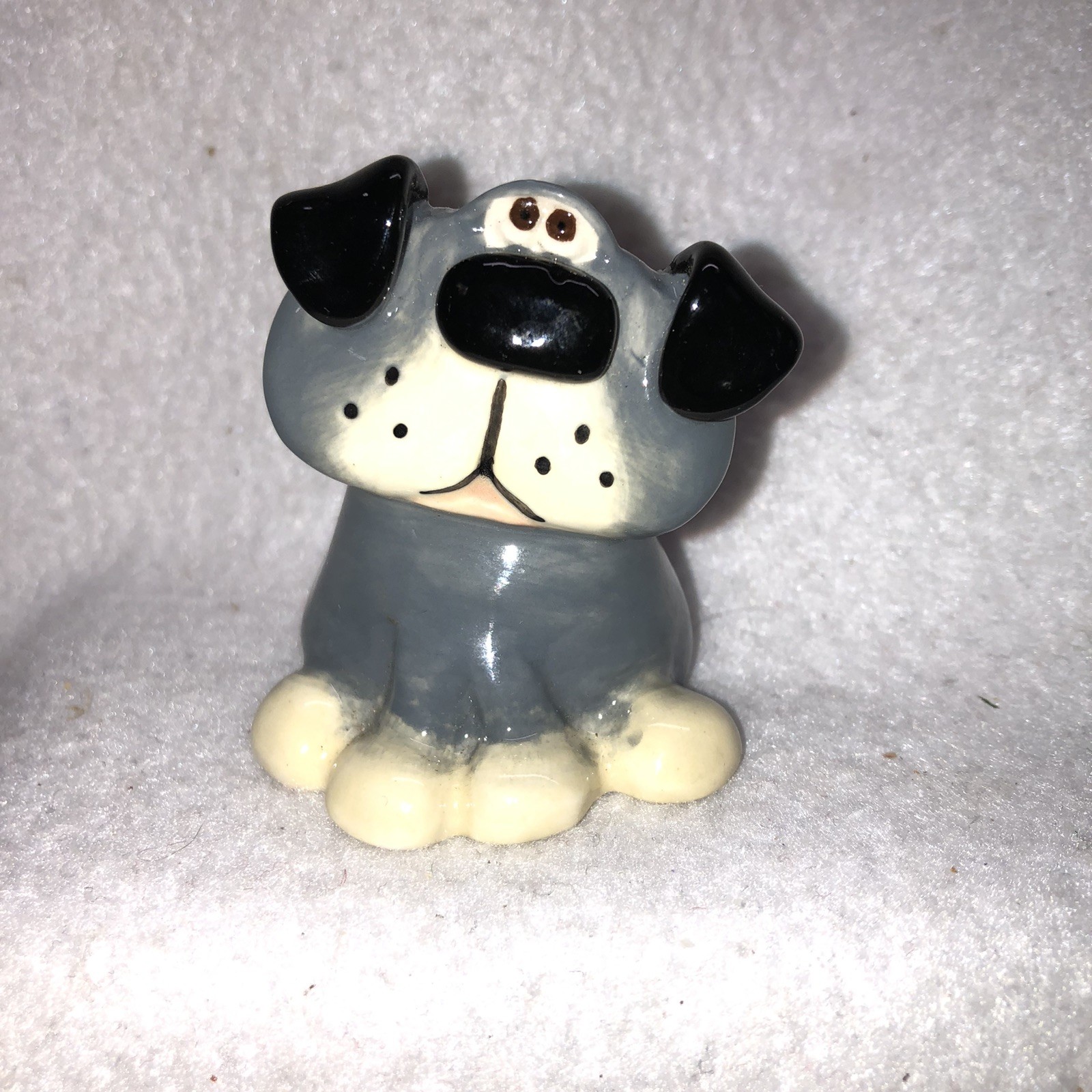Hand Painted Dog Figurine By Douglas Russ Berrie Gray Vintage Mini Signed 2″ T
