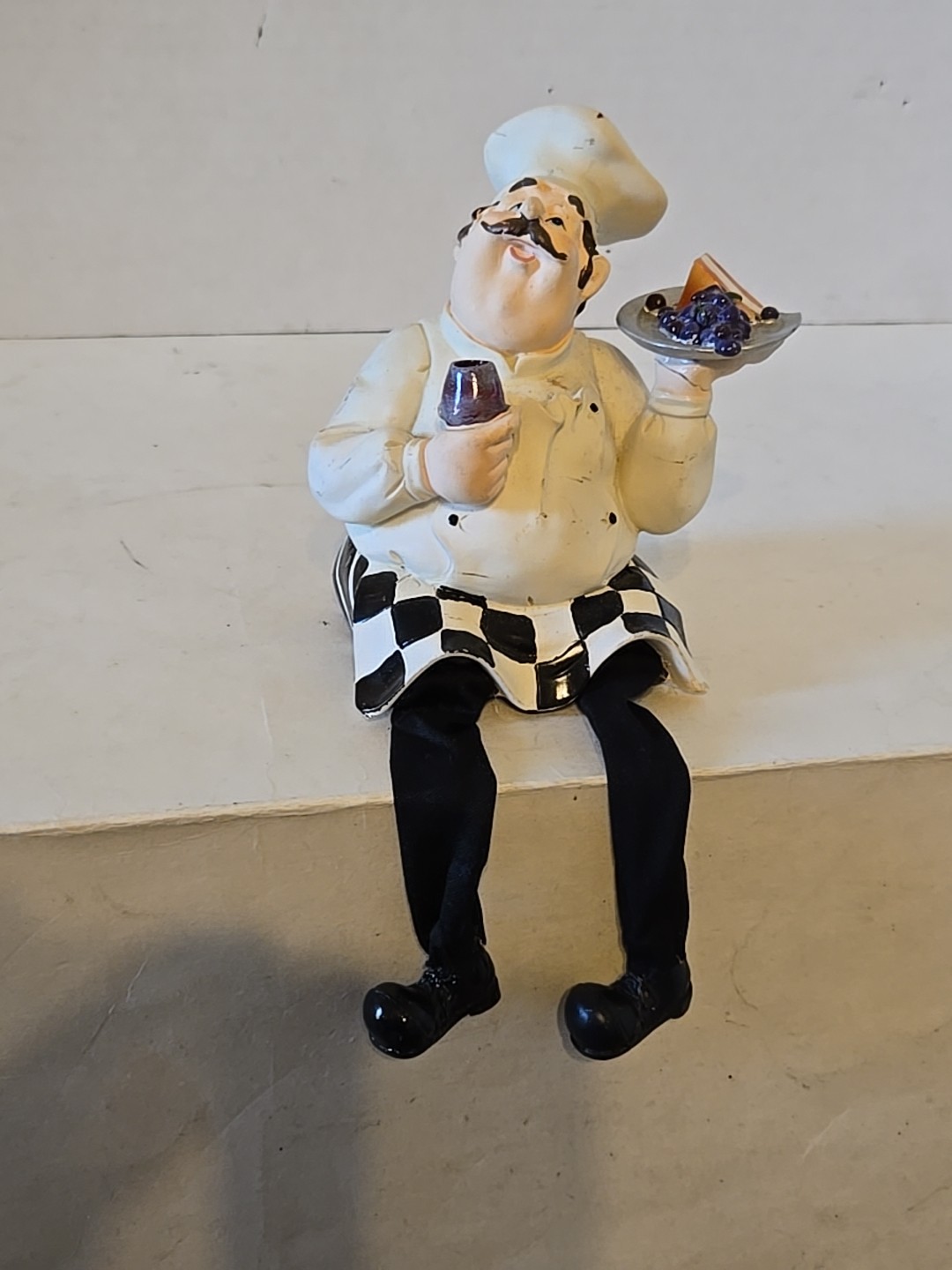 Vinatge Sitting Chef Figurine Resin Fabric Legs Wine Glass Grapes Kitchen Deco