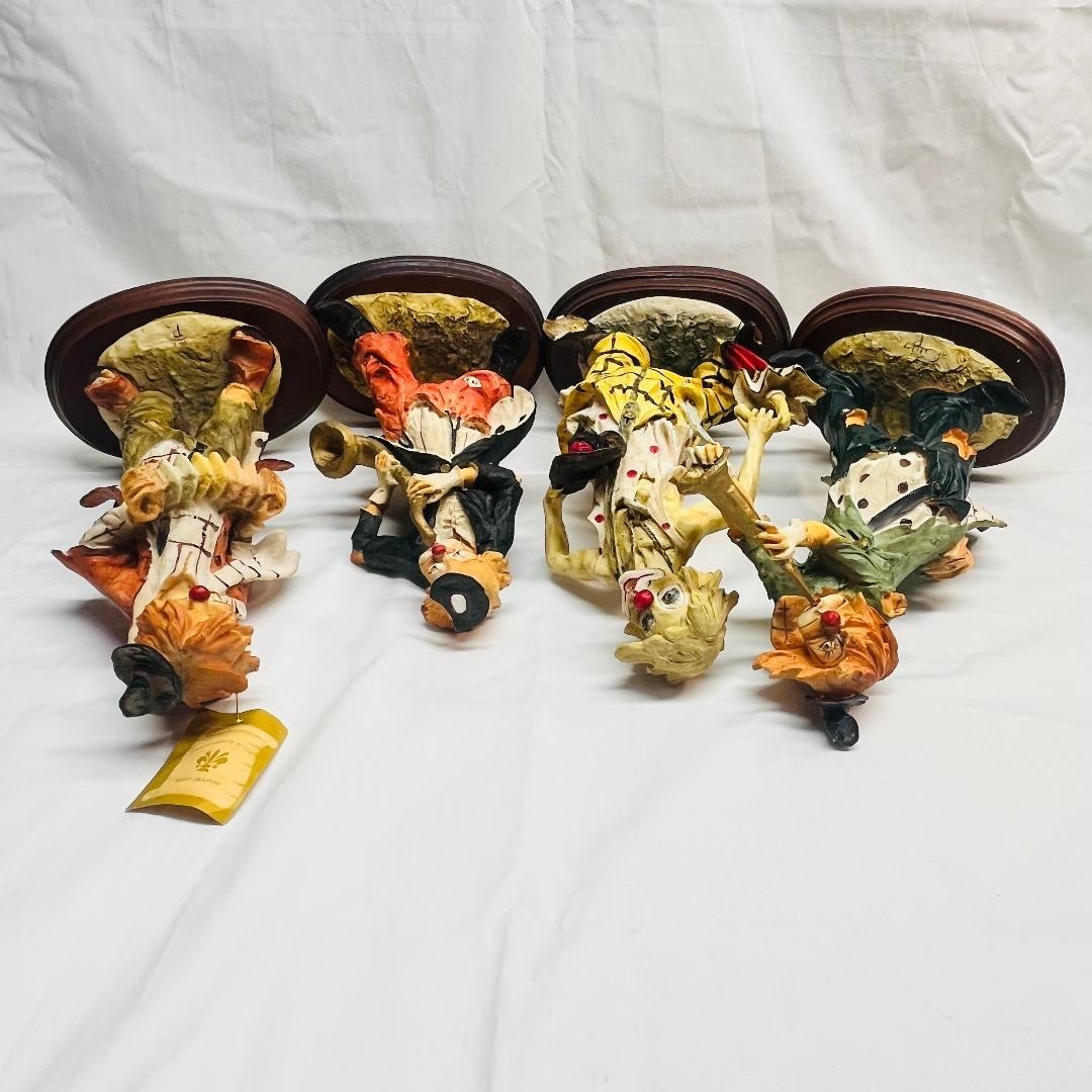 VTG 3 Men 1 Lady Different Hobo Clown Musicians Capodimonte Style? 11.75H*READ*