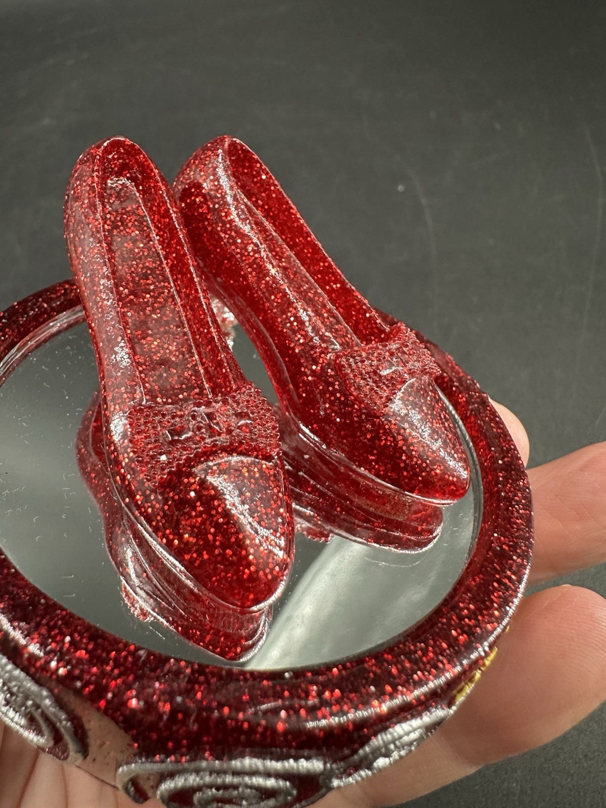 Wizard Of Oz Dorothy Ruby Red Slipper Figurine Collectible Movie Memrobillia