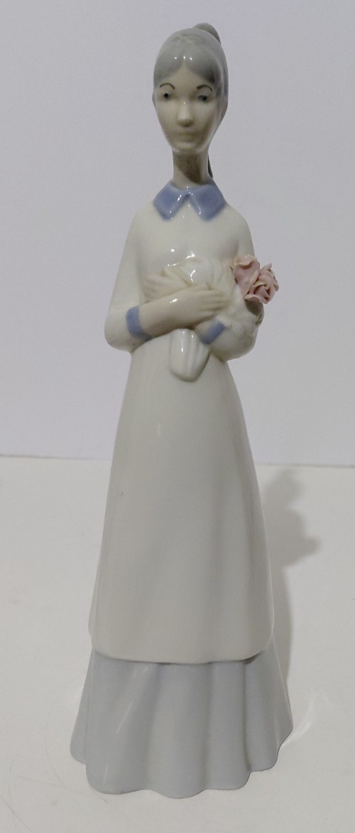 Miquel Requena Porcelain Figurine Smiling Woman With Armful of Roses 10.5 IN