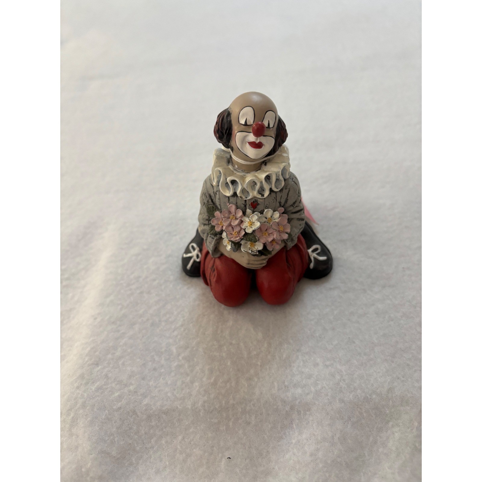Gilde Handwerk Comedy Collection Clown Figurine Holding Flowers Vintage German