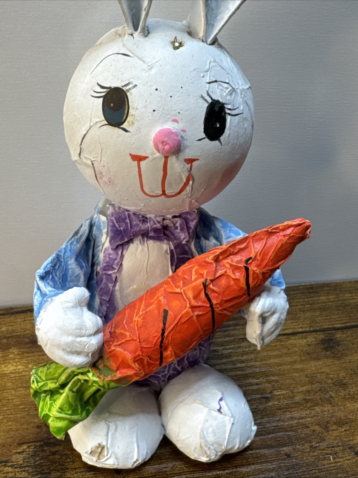 RARE VTG 4.5″ Hand Painted Paper Papier Mache Rabbit Bunny Holding Carrot Figure