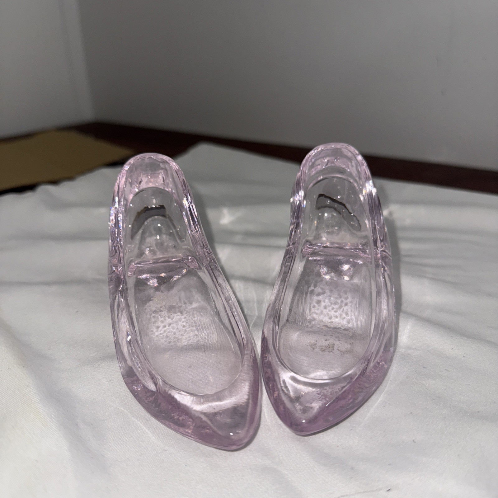 Vintage Pair of Oneida Cryatal Pink Glass Slipper Figurines/Excellent Condition